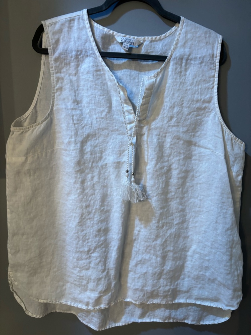 Ellen Tracy White Linen Tassel V-Neck Tank